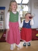 dirndeln im dirndl