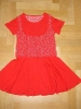 rotes Kleid